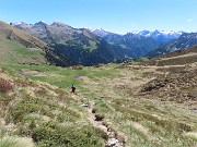 63 In discesa sul 101 con vista sul piccolo laghetto 